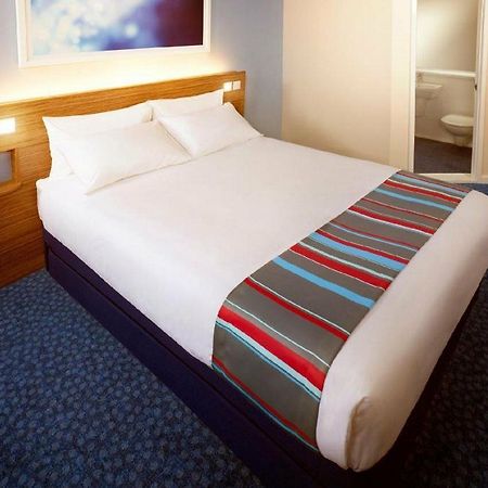 Travelodge Cardiff Airport Barry Zewnętrze zdjęcie