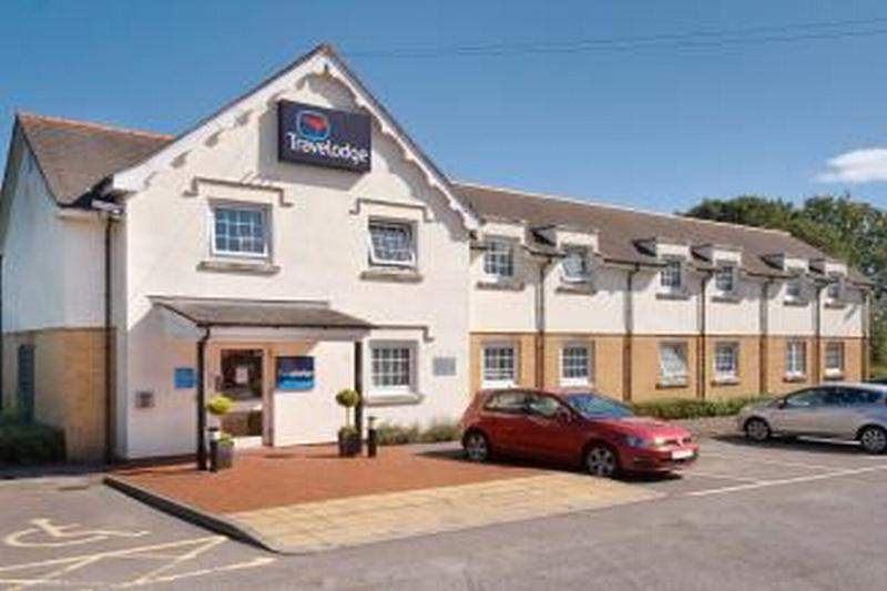 Travelodge Cardiff Airport Barry Zewnętrze zdjęcie