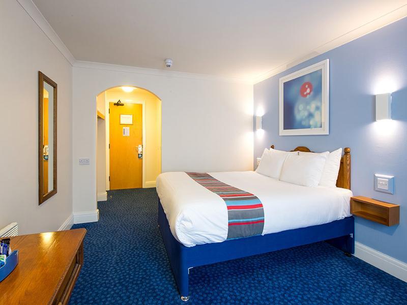 Travelodge Cardiff Airport Barry Zewnętrze zdjęcie