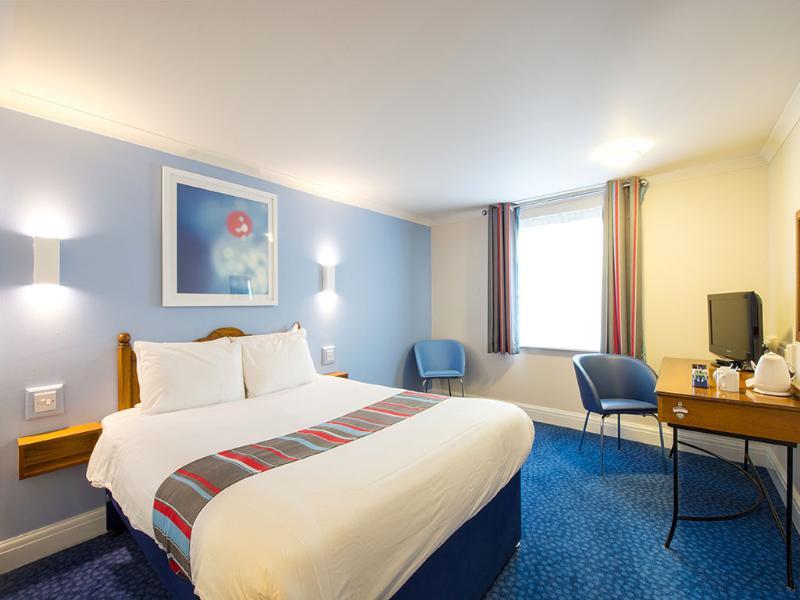 Travelodge Cardiff Airport Barry Zewnętrze zdjęcie