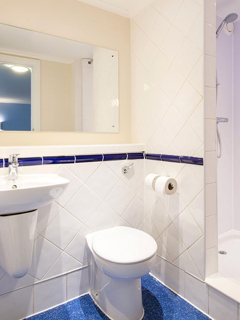 Travelodge Cardiff Airport Barry Zewnętrze zdjęcie